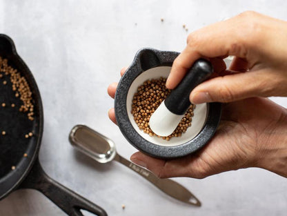 Mortar & Pestle - Black Porcelain - Gneiss Spice